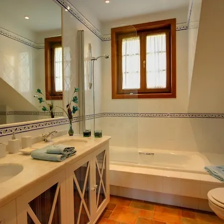 Sleeps 8 Pool Wifi T802833 *